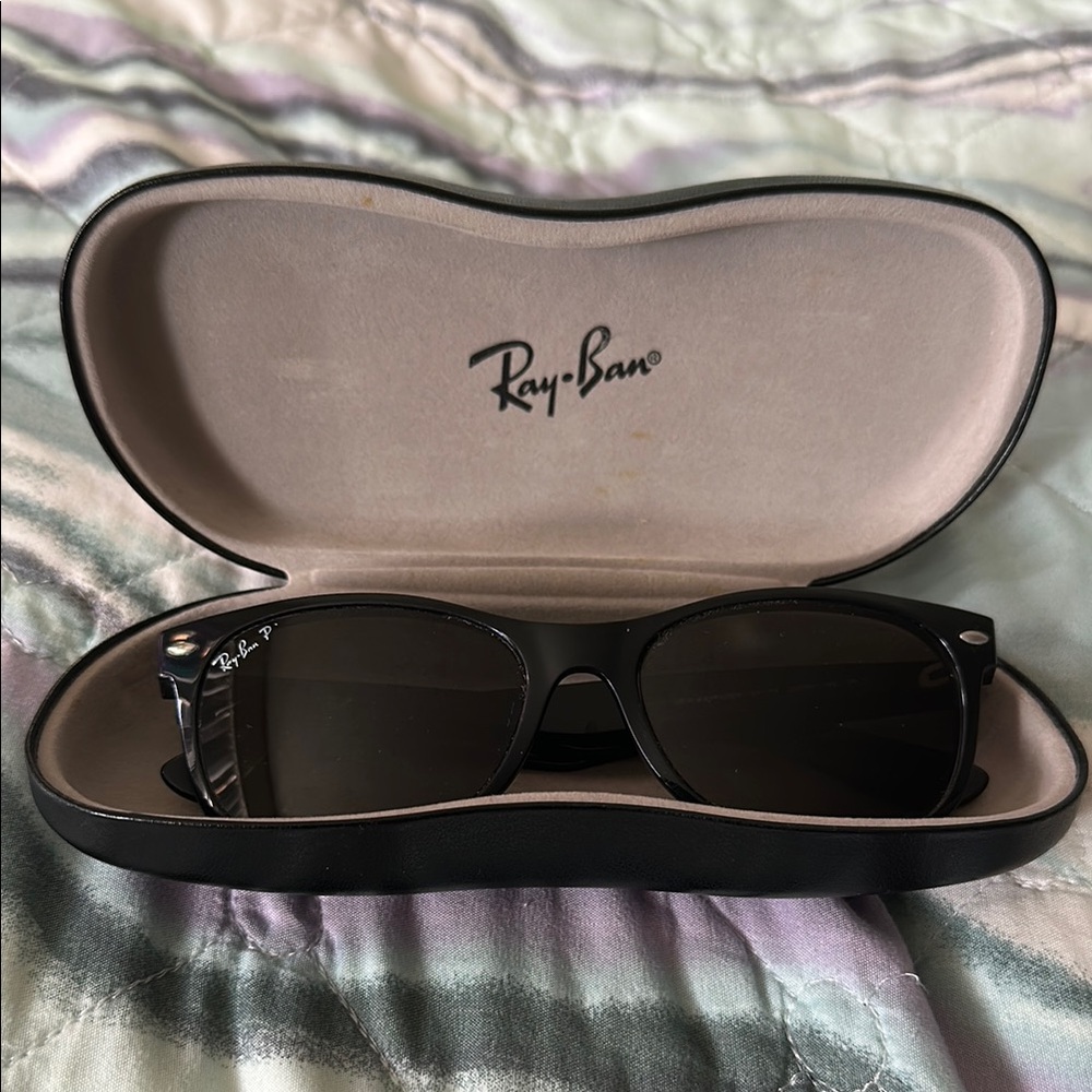 Ray-Ban Classic Black Sunglasses with Case